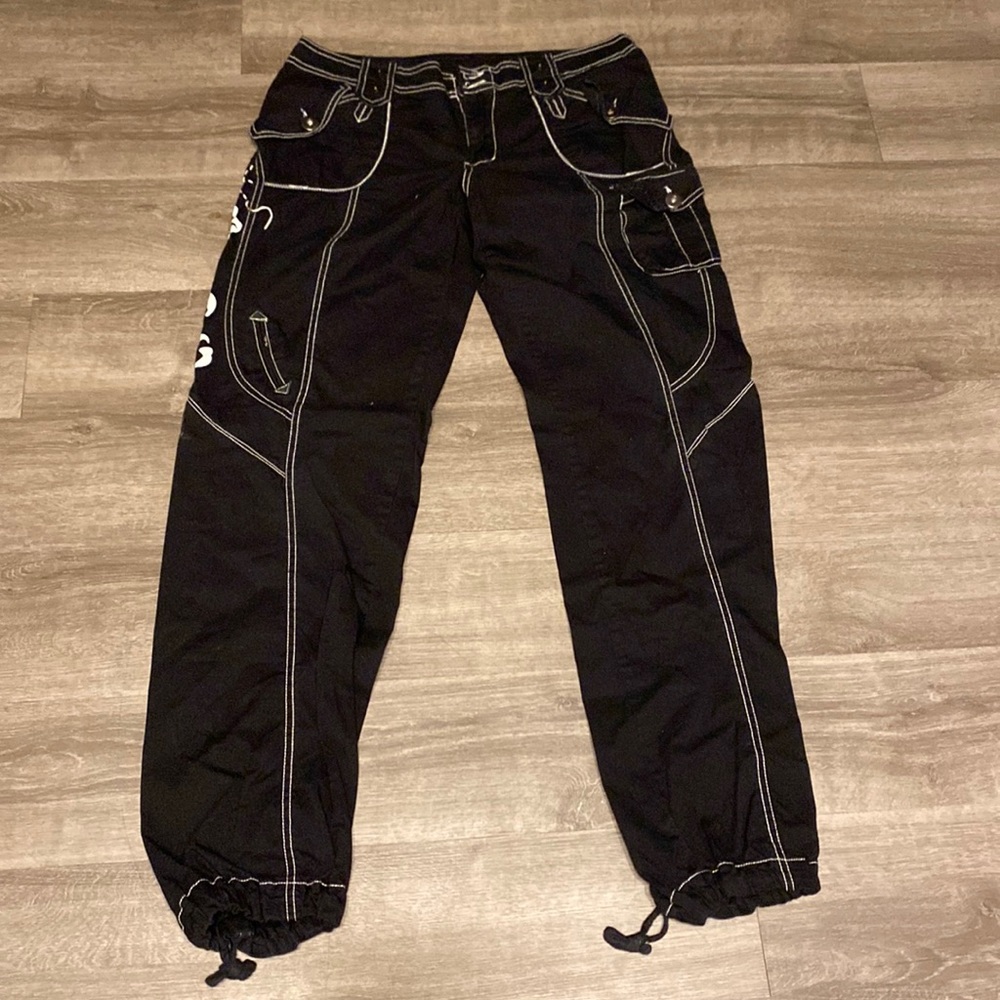 Black cotton pants with floral design